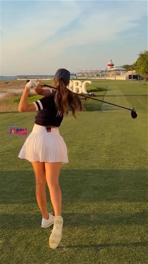 Amazing Golf Swing you need to see | Golf Girl awesome swing | Sabrina Andolpho