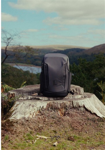 One bag that goes from a full camera kit to a few days away 🎒 The McKinnon 25L, my latest with @nomatic_europe. Configured for a shoot one day, packed for travel the next, without checking anything in. Here is what makes it work: Ladder system and dividers: pack the gear tight for the shoot, then loosen off for clothes once it wraps. Magnetic side pockets: a bottle one side, a travel tripod the other. A luggage pass-through, a 16-inch laptop sleeve and a water-resistant shell for when the weath