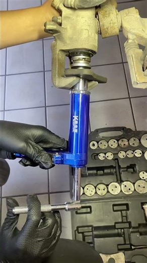 REVERSE Brake Caliper PISTONS in Seconds With This TOOL🔷