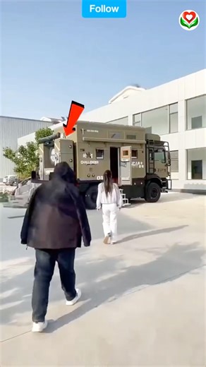 She Outsmarted a Dangerous Criminal in Seconds 😱