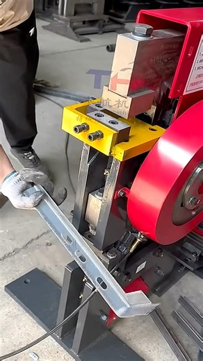 Market demand analysis and installation demonstration of electric angle steel punching machine