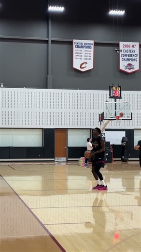 #Cavs former draft-and-stash Khalifa Diop has touched down in the U.S. to join Cleveland’s roster