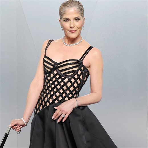 Selma Blair breaks silence on airplane incident with tearful apology