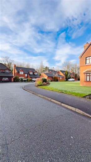 📍Kelmscott Close, Great Sutton, CH66 Located just off the prestigious Manor Park Drive is this substantial four bedroom detached property with the benefit of no on going chain. #rightmove #turnerdooley #property #greatsutton #detached | Turner Dooley Estate Agents