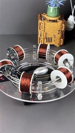 Alien spacecraft power system simulator? Does it operate like this?