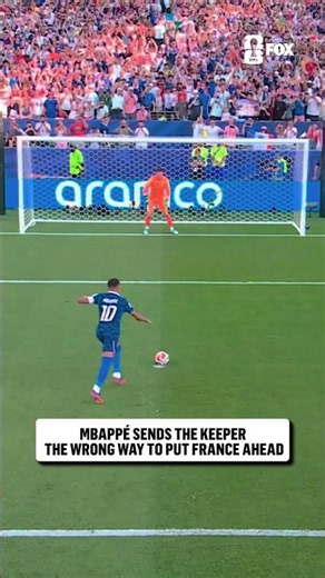 Cool, calm, and composed from Kylian Mbappé 🇫🇷