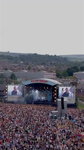 Don't You (Forget About Me) - Live at @isleofwightfest, 2009. #simpleminds