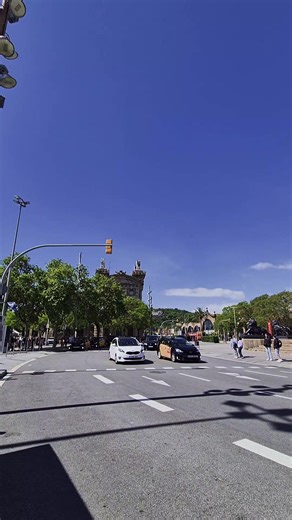 Barcelona Travel Tips & Romantic Vibes