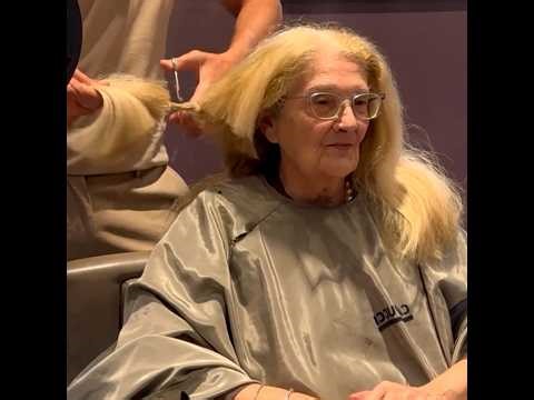 She Looks 20 Years Younger After This Hair Transformation | Beauty Makeover