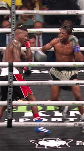 Gary Antuanne Russell Lands a Right Hook at the PERFECT Time