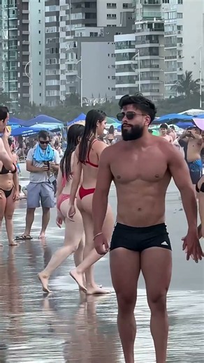 🇧🇷 Balneário Camboriú Beach A Beautiful Summer Day 4K