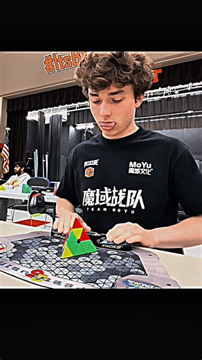 Luke garret new pyraminx 😱 world record solve in 0.80s WR6 #viral #rubikscube #shorts