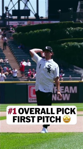 Roch Cholowsky tossed the first pitch at today's White Sox game 👏