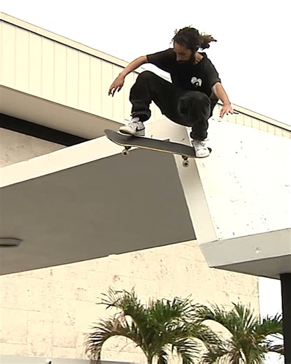 🤝 Jace De Tomasso & Jake Sanso are PRO AF for Duplex 🍾 Their new video premieres tomorrow ⏳ 🗣️ Jacob Lunsford | Thrasher Magazine