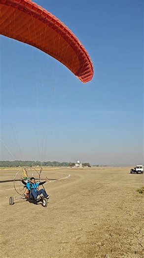 SpaceApple on Instagram: "Ground handling is one of the most critical skills in paramotoring—and often the most underestimated by new pilots. Done correctly and consistently, it builds the foundation for safe launches, controlled landings, emergency responses, and overall wing mastery. 🪂 What is Ground Handling? Ground handling (also called kiting or inflation practice)is the skill of controlling your paraglider wing while it’s inflated on the ground Mastering ground handling doesn’t just make