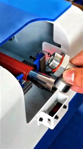 Precision Pipe Threading Machine in Action – Satisfying Metal Engineering Process