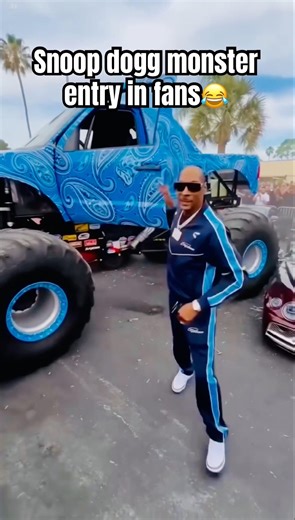 Snoop dogg monster entry in fans😂 #rap #snooppi #rapmusic #funny #50cent #snoopdogg #rapper #entry