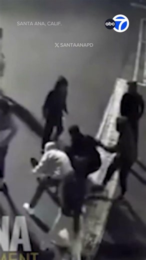 Man robbed of gold chain, violently attacked in Santa Ana