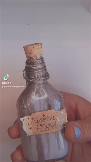 Harry Potter potions crafts / DIY potions / Unicorn blood [Video] | How to name a potion, Diy potion making ideas, Easy harry potter potions