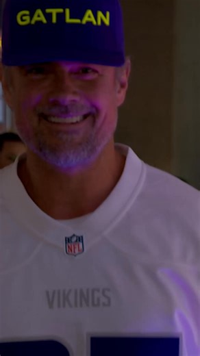 Josh Duhamel leads the Vikings Skol chant on NFL Christmas Gameday! | Netflix