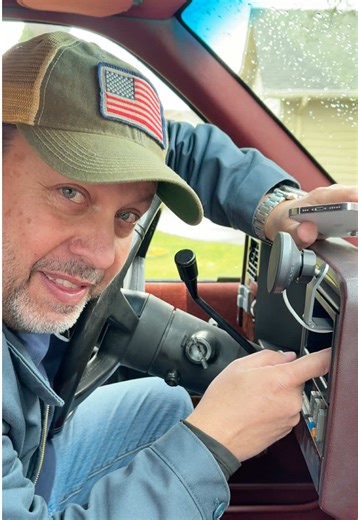 The cord color coordination situation. Messing with the phone charger in my 1990 GMC Sierra pickup. DIY auto repair. Car content. @Klein Tools @Dickies