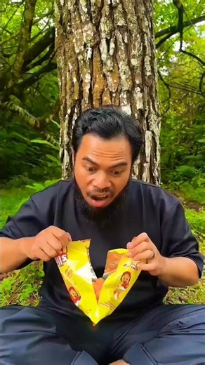 don't let your snack scatter #snacks #lifehacks #camping #outdoors