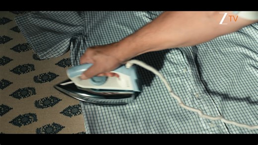 Apne sapnon ki kahaani ko poora karne aa rahe hain Lakshmi aur Shriniwas, par kya woh sapne ho paayenge poore? Dekhiye #LakshmiNiwas 12th January se, har roz raat 8 baje, sirf #ZeeTV par. #Promo #AapkaApnaZeeTV #RajendraChawla #ManasiJoshiRoy #AkshitaMudgal | ZEE TV