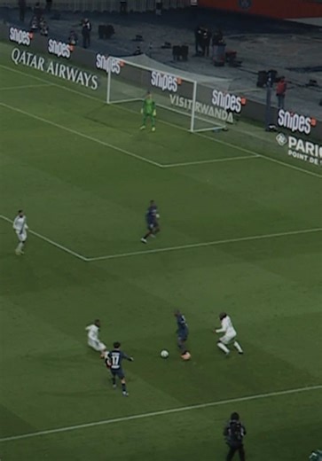 Nuno Mendes Unveils New Look in Ligue 1 Action