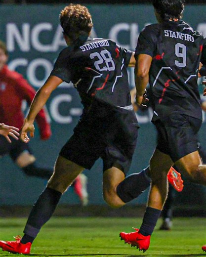 What a way for Eric Frintu to score his first career goal 🙌 @GoStanford @stanfordmsoc #stanford #stanfordsoccer #collegesoccer #accsoccer #soccer