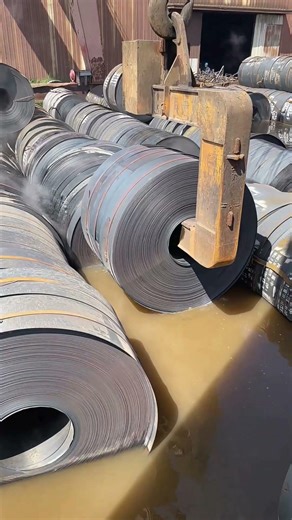 Dunks Flooded Steel Coil In Water, Capillary Action Saves It From Destruction