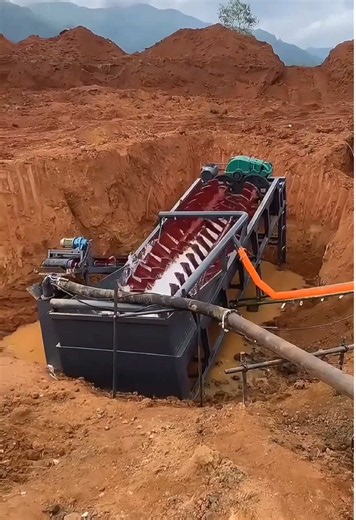 This gold-recovery spiral classifier features high recovery rates, rugged durability, and customizability. #SpiralClassifier #GoldRecoveryEquipment #GoldProcessingMachine #SpiralGoldSeparator #MineralProcessingScreen #ShakingTable #Gold #GoldMine #Centrifuge