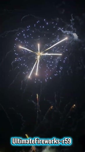 Amazing Fireworks Show 🎆 #Fireworks #Amazing #NightSky #Colorful #Explosion #Relaxing #4K #Shorts