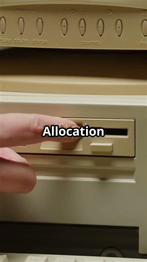 Perché negli anni '80 i file si chiamavano AUTOEXEC.BAT e non “AvvioSistema”?