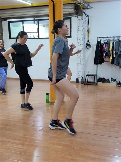 Como una novela - Los Acosta 💃💃💃 #jessycareaga #bailar #zumba #alumnasdezumba #cumbia