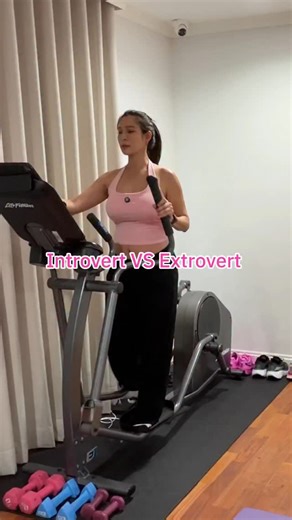 EP. 6 Introvert VS Extrovert POV : ฟิตเนส 💪🏻🏃🏻‍♀️✨😂 #ไหนเล่าซิ๊ #anoandfriends #ปายสิตางค์ #เนะอโณทัย #ยิปซีคีรติ | ไหนเล่าซิ๊