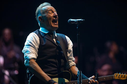 Bruce Springsteen says prayer, declares 'War' at No Kings tour opener