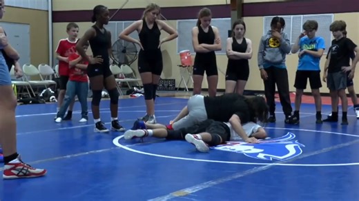 All-girl wrestling team in Vero Beach bringings new meaning to term ‘fight like a girl’ - WSVN 7News | Miami News, Weather, Sports | Fort Lauderdale