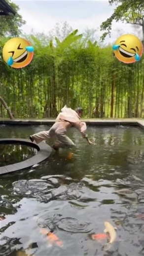 HILARIOUS Slip and Fall Moments | funny accidents, clumsy moments, #comedyshorts #youtubeshorts #