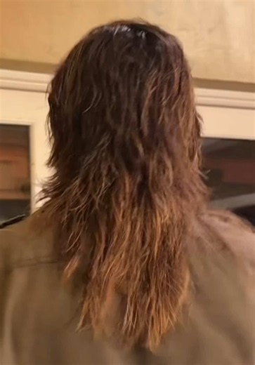Happy Mullet Monday everybody !!!! Can’t wait for you to hear the New Cut of “I Want My Mullet Back” … the Hannah Montana 20th anniversary celebration release off the new Deluxe album out November 6 !!!!