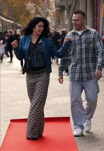 A red carpet walk full of joy🤩🟥 #RedCarpetBoy | Red Carpet