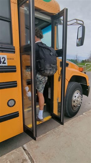 Bus.142/8 2019 Bluebird vision Propane door Opening and Closing!!