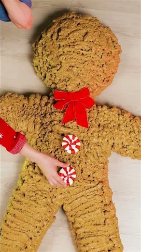 How to make a giant gingerbread man 🎄🍪 #christmasdecor #crafty