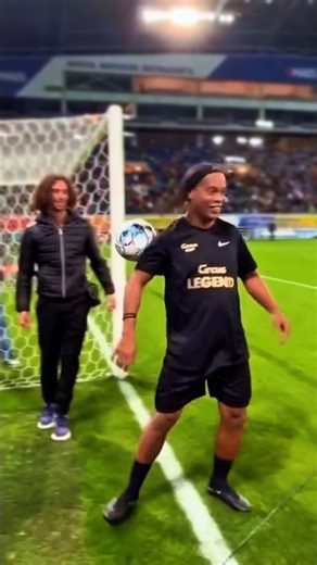 Prime Ronaldinho Skills in Action 🔥