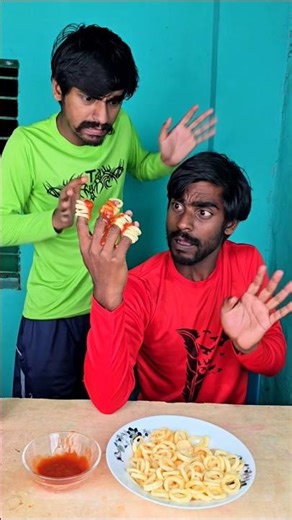 Chips with Sauce Turns into Hand Bite Disaster! 😭🍟🔥