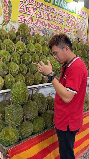 Must Try! Fresh Durian in Malaysia - Fruit Cutting Skills