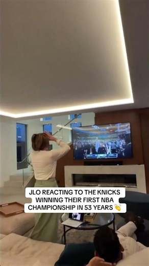 Jennifer Lopez’s reaction is everything 👏 (via @JLO )