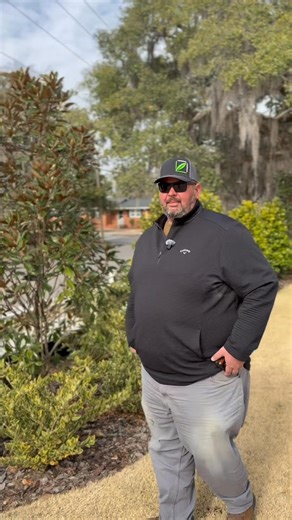 One thing most of us can relate to is standing in our backyard and realizing it doesn’t quite feel private. 🌿 That’s where the right foliage makes all the difference. Designing a privacy hedge is strategic—it’s not just about blocking views, but adding depth, texture, and a special nuance that completely transforms a yard. This gives you a small look into Jordan’s mindset and how he goes above and beyond, paying attention to every detail from start to finish. If you’re dreaming about privacy, b