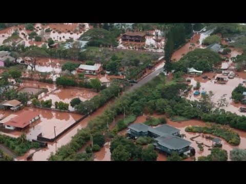 Historic flood emergency prompts mass rescues in Hawaii