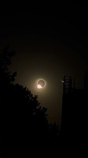 Total Solar Eclipse Filmed in Madrid, Spain || ViralHog