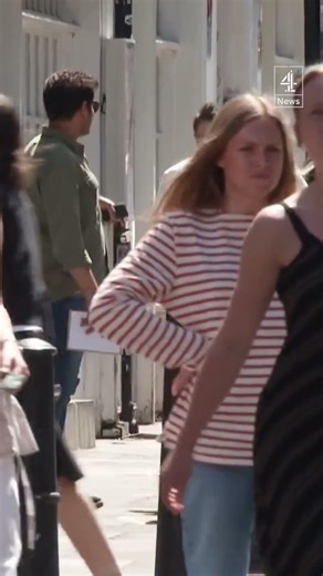 UK unemployment falls to lowest since last summer